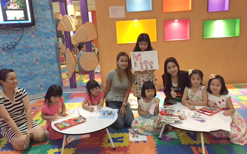 กิจกรรมระบายสี Super Kid’s Center โรงพยาบาลเวชธานี