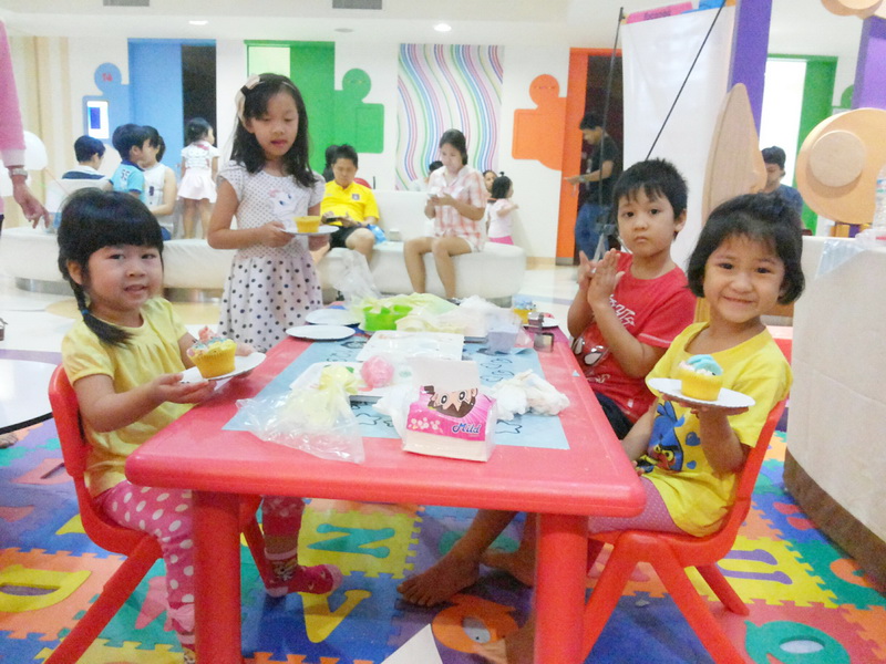 กิจกรรม “สุขสันต์วันลอยกระทง”